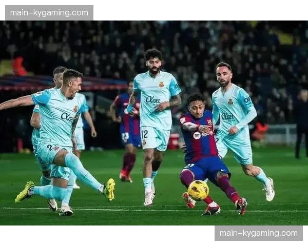 巴萨vs皇马国家德比前瞻:莱万与贝林厄姆的射门效率对决 巴萨vs皇马国家德比前瞻:莱万与贝林厄姆的射门效率对决