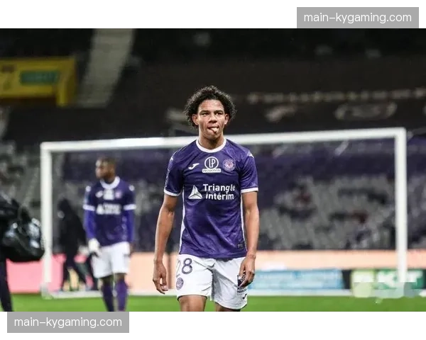 官方：斯特拉斯堡主力中卫菲拉因肌肉疲劳将休战三周